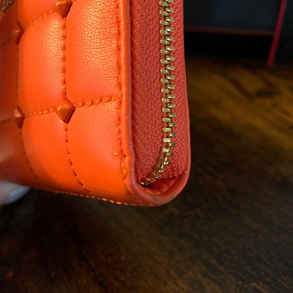 Michael Kors Quilted & Studded wallet - Picture 3 of 5